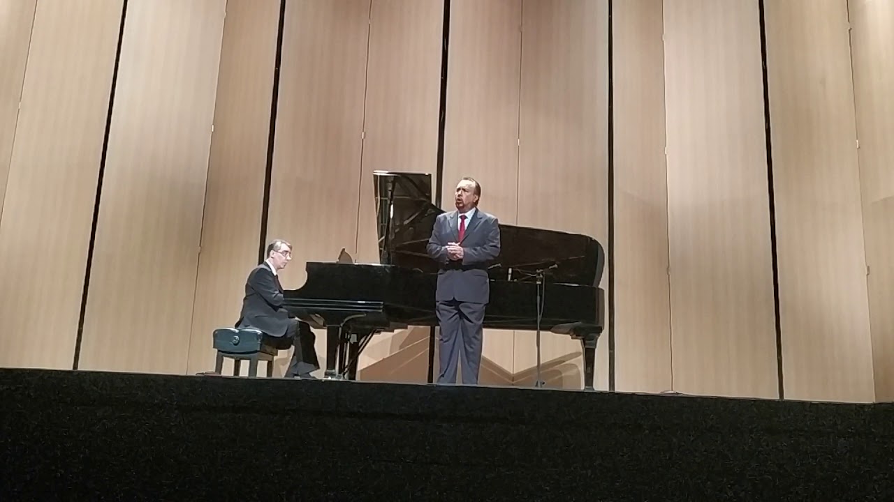 Jes&uacute;s Suaste en teatro Ocampo (bar&iacute;tono)