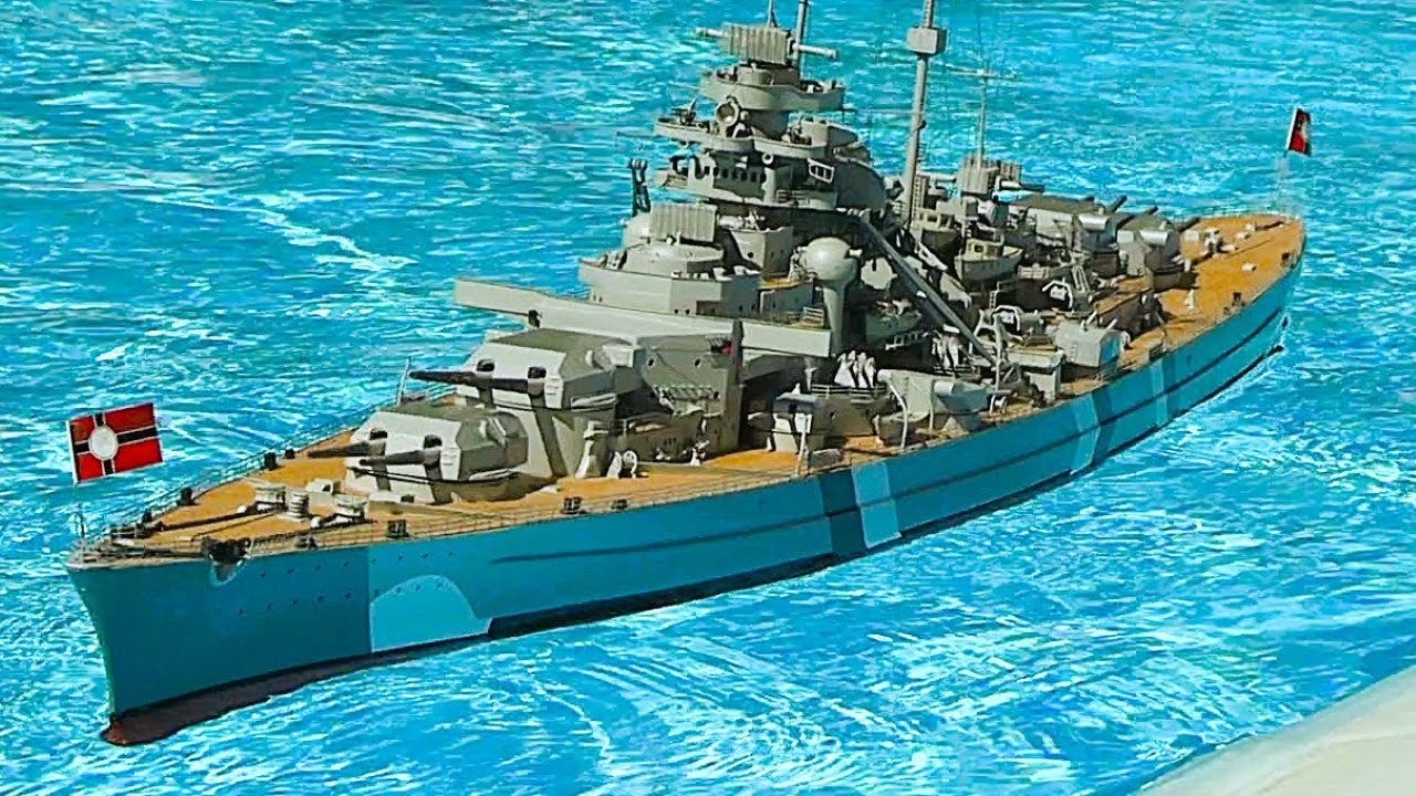SCORES OF RC BOATS AND RC SHIPS - Model Building Days Wildegg