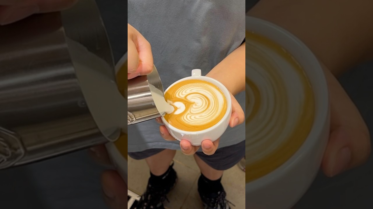 Wing Tulip Latte Art