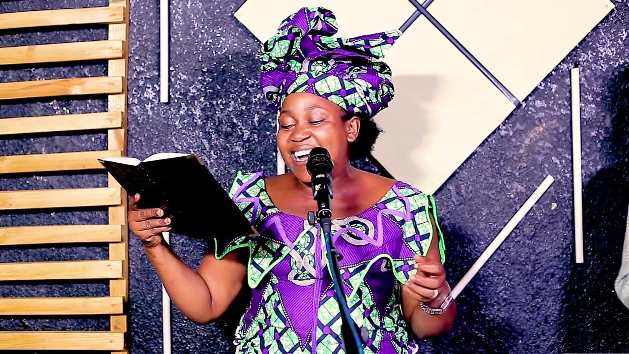 DUTARAMANE MUNDIRIMBO NZIZA ZO MUGITABO HAMWE NA MUKAZAYIRE EMERTHE.