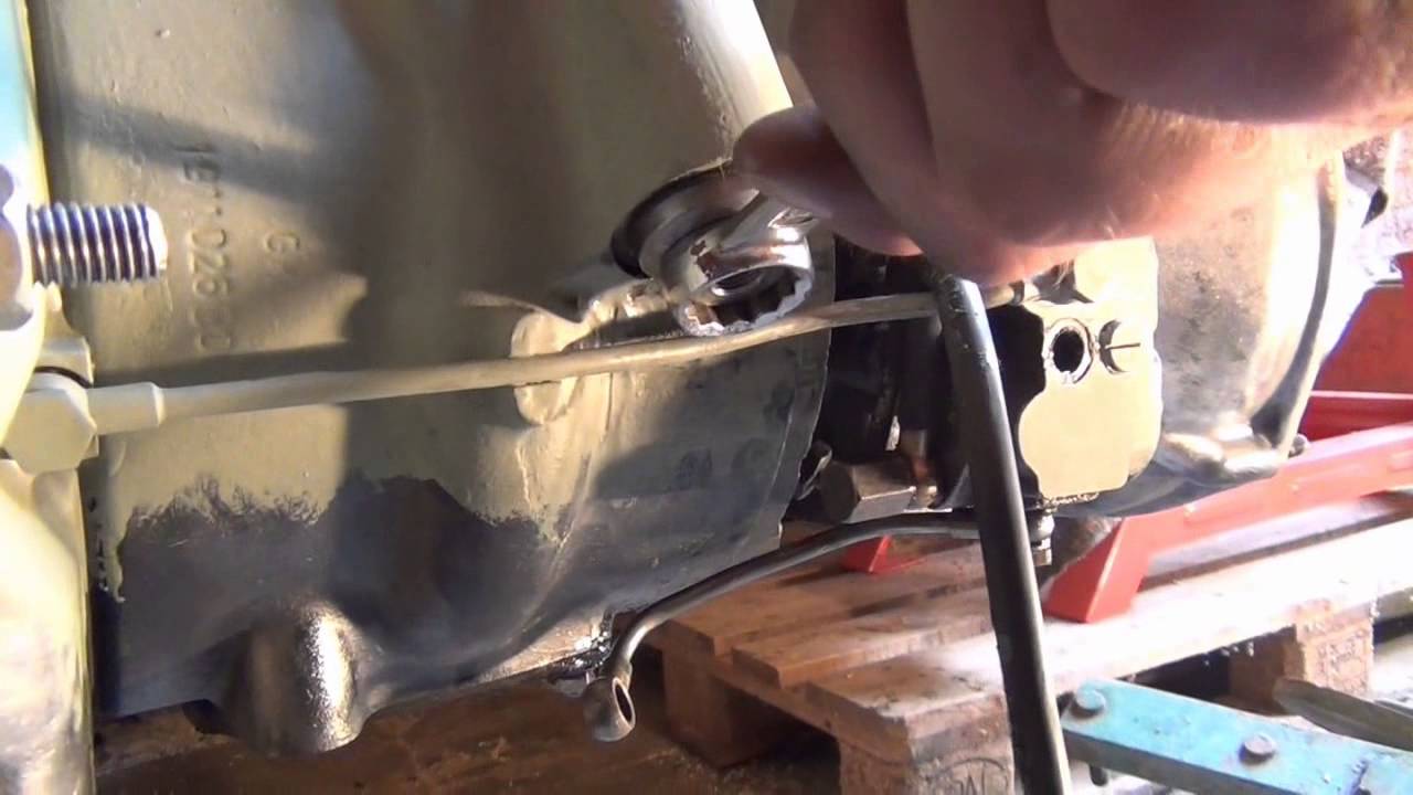 Grundierung Motorblock / Reinigung &Ouml;lfilter am Holder B12