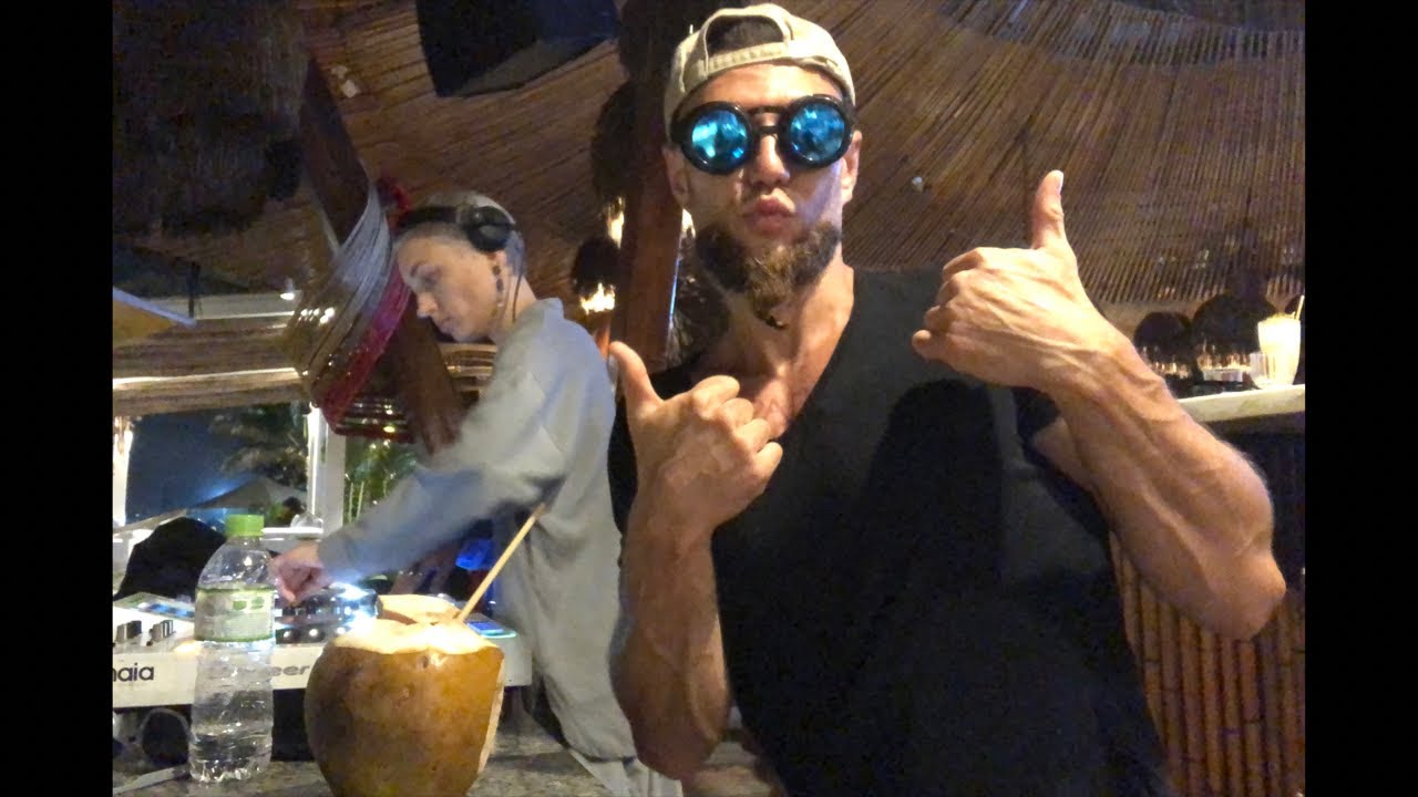 PaMa Vibe  on dj performance at beach bar