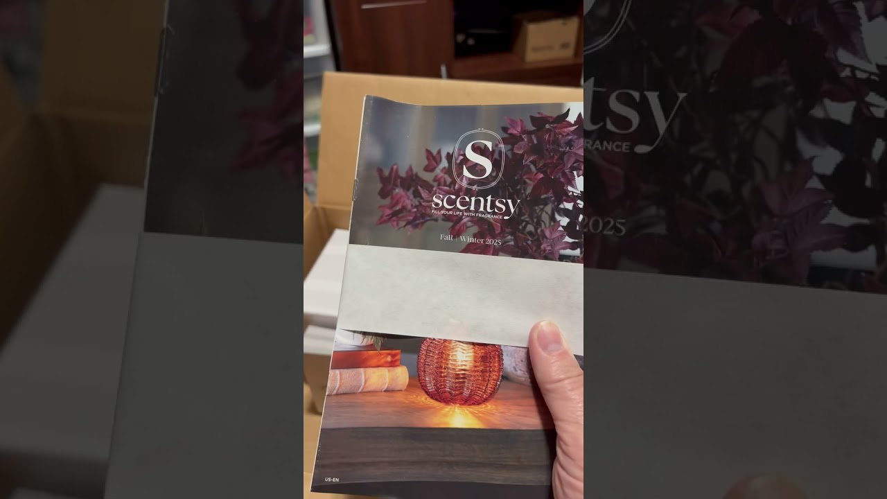 Opening of Scentsy box