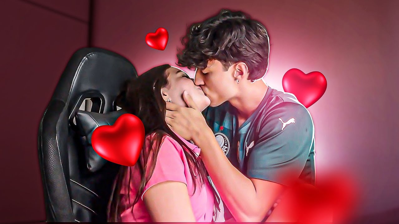 NOSSO PRIMEIRO BEIJO!!!