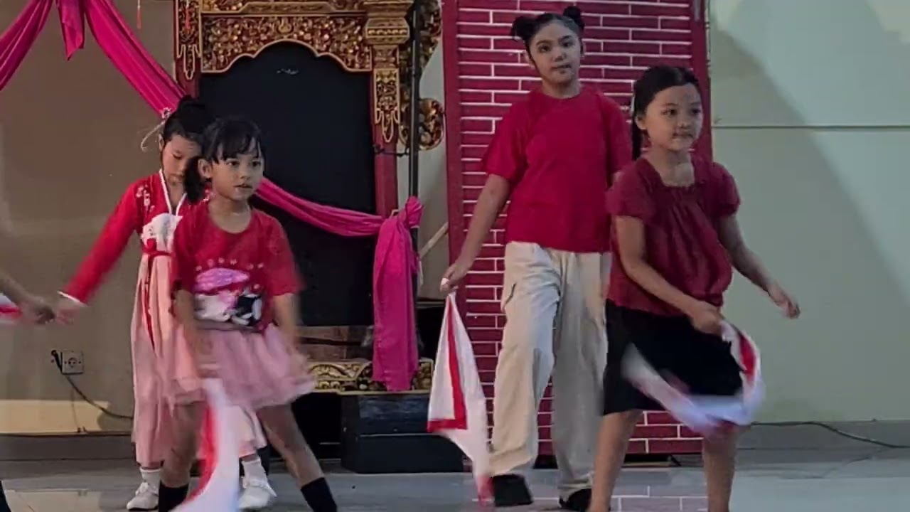 dans class 1,2dan 3 putri echelon school
