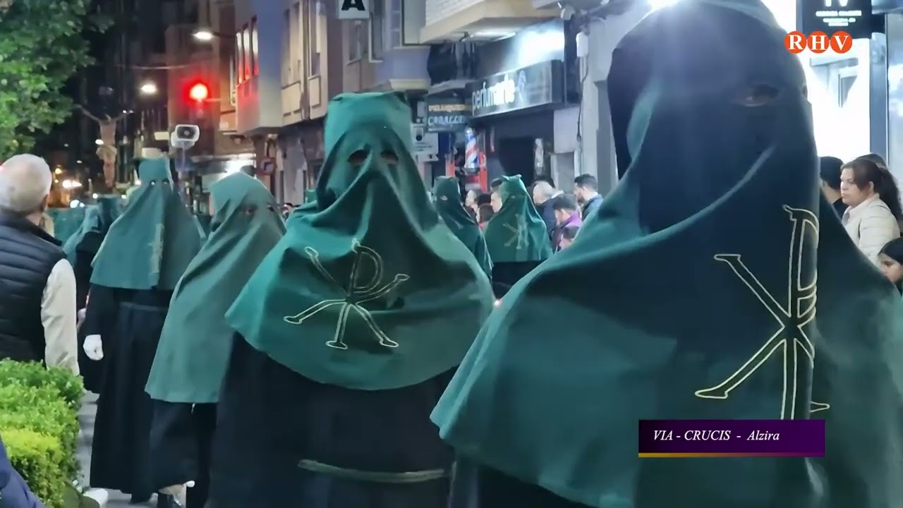 Via Crucís de la Hermandad de Caballeros de Cristo Crucificado en la Agonía de Alzira