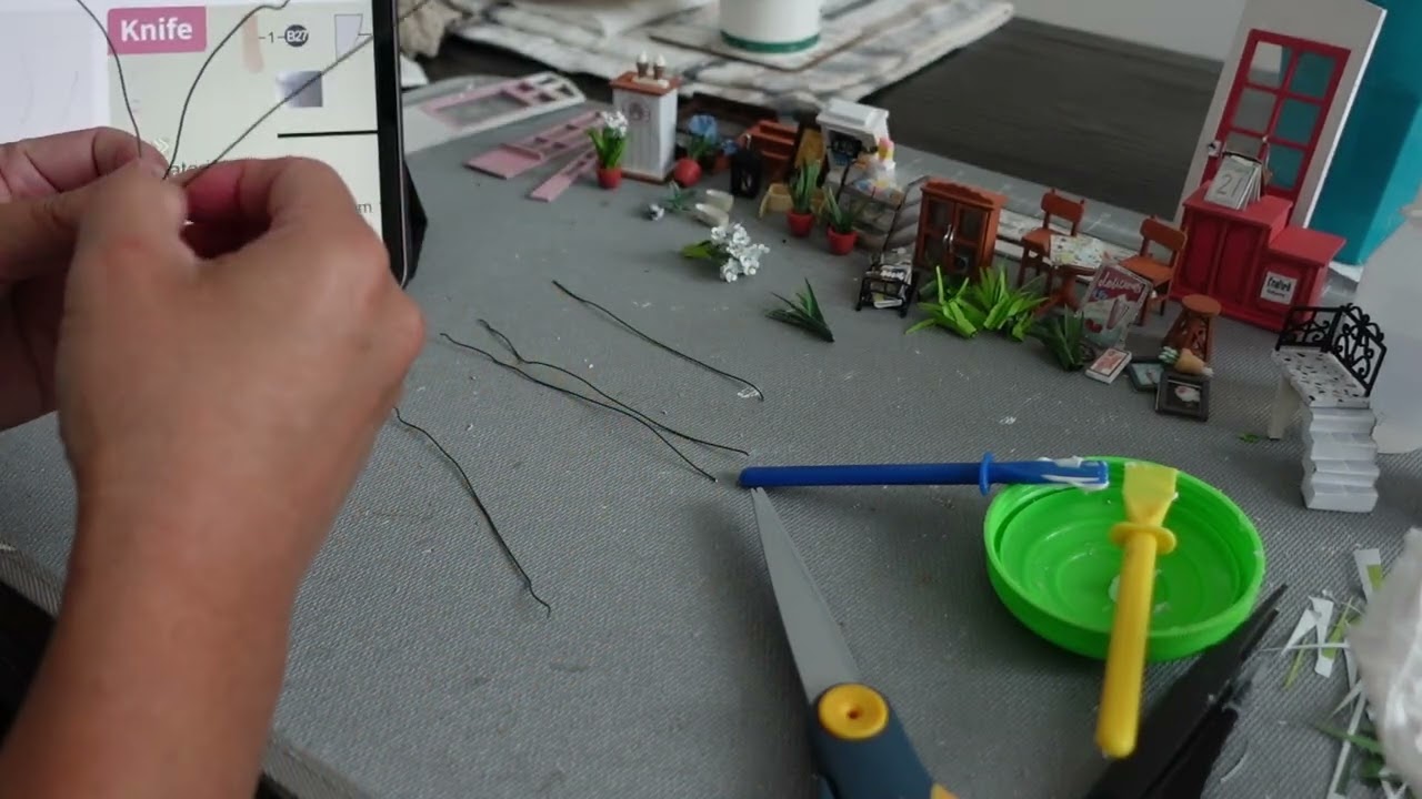 Miniature DIY Ice Cream Shop IV: Trunk