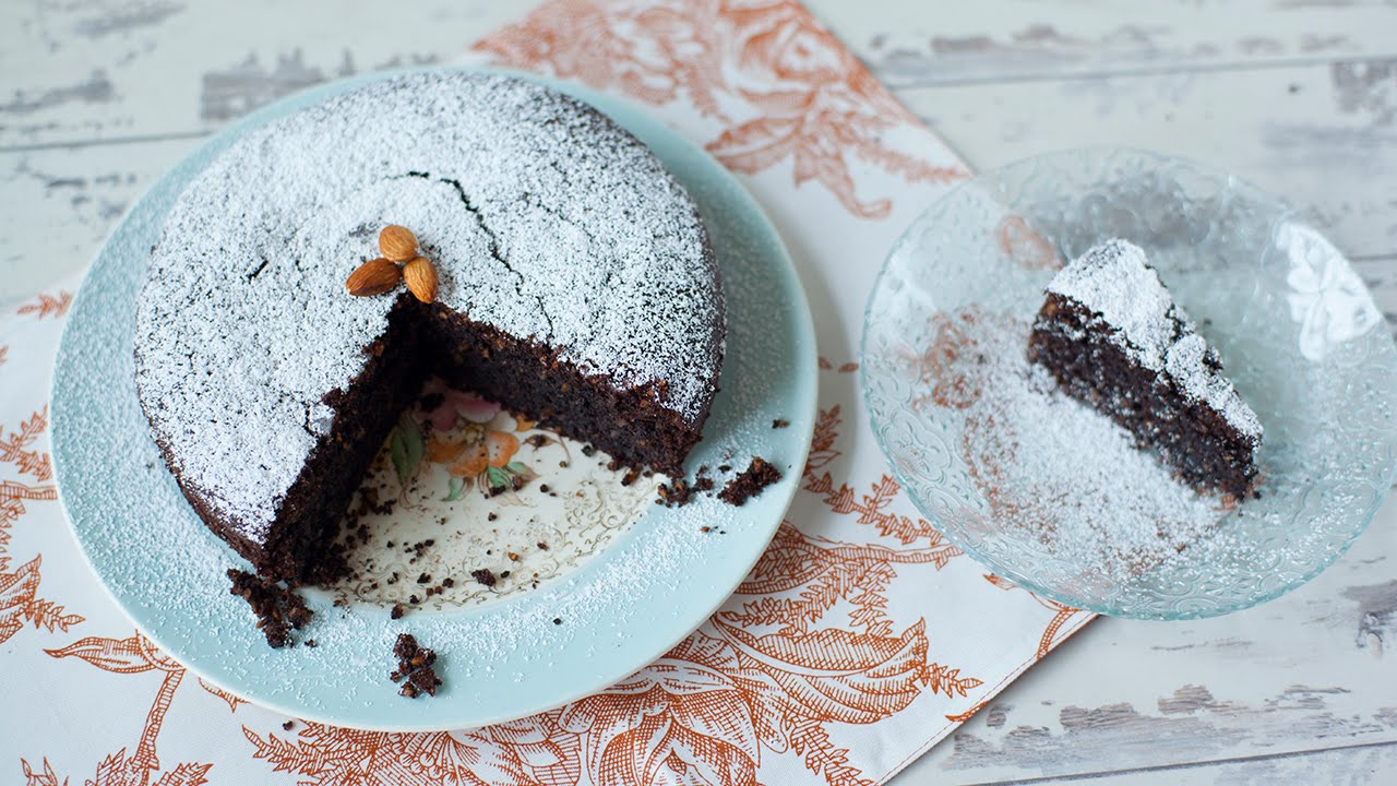 Bolo de chocolate italiano com am&ecirc;ndoas