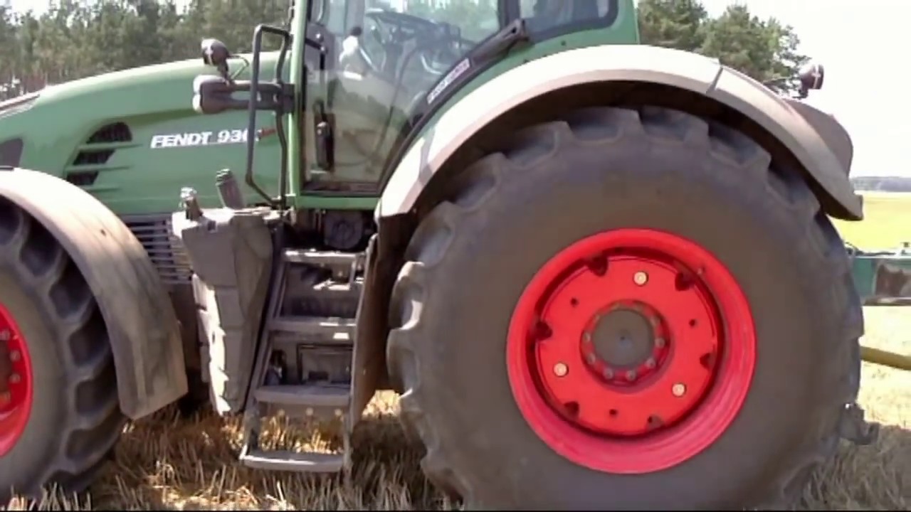 Fendt 930 vario mit Hawe  Überladewagen
