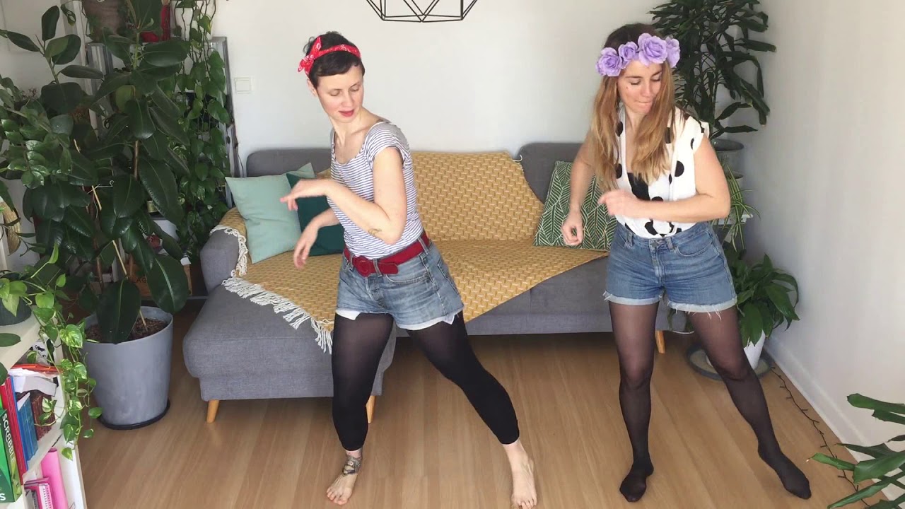 QOYA Choregraphed dance Despacito