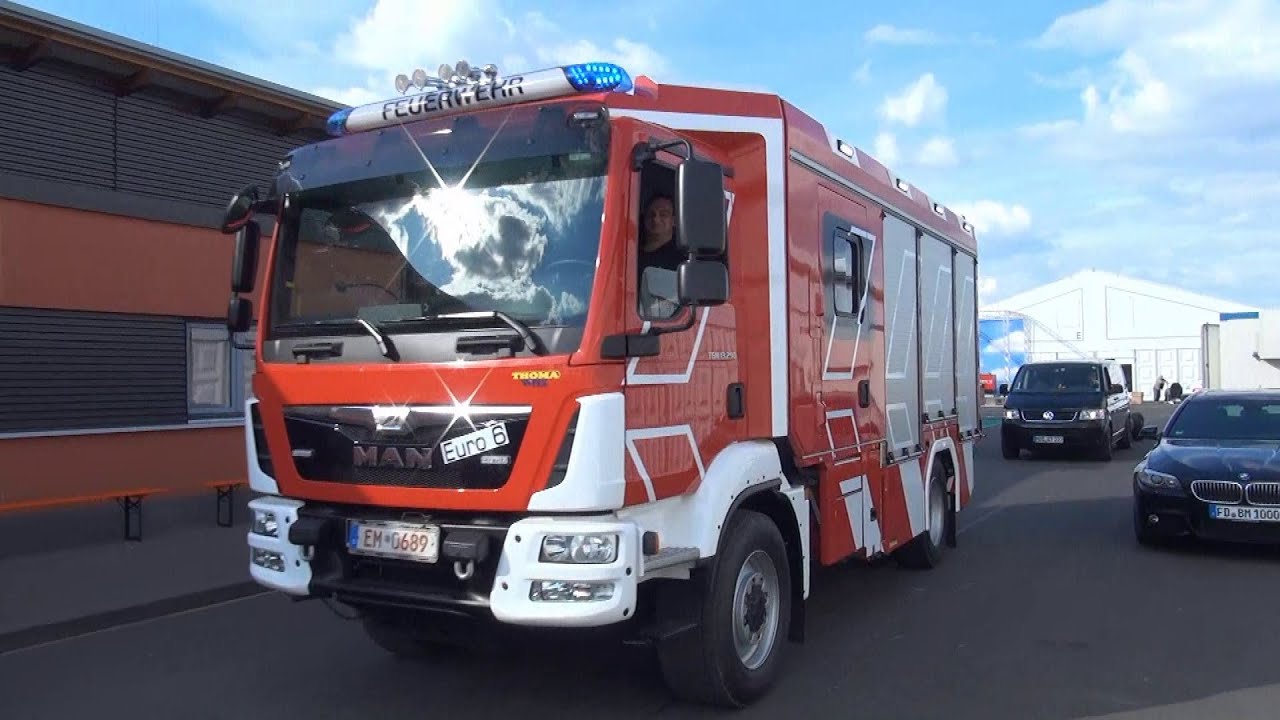 Einsatzfahrzeuge auf der RettMobil 2014 in Fulda