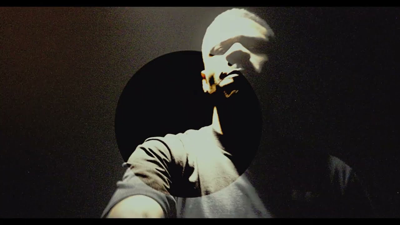 Maxwell D (ft Tarzi.) - Champion