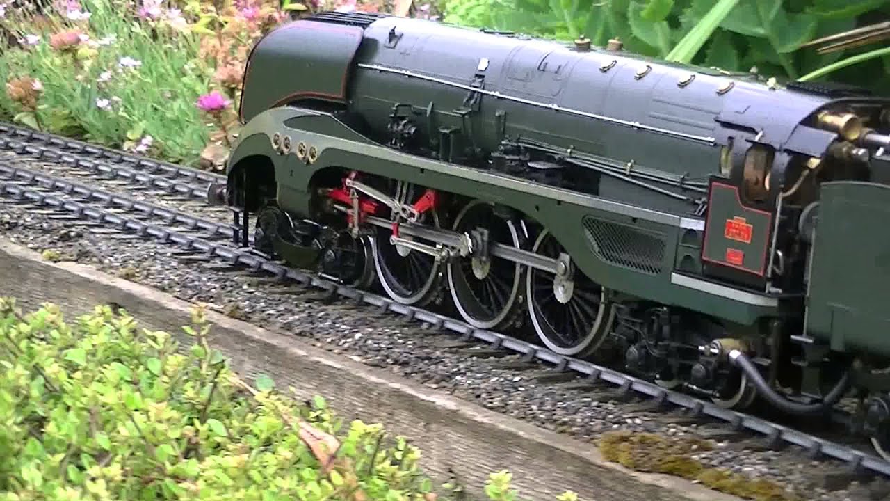 Early morning run with Aster SNCF U1 with Birdcage set