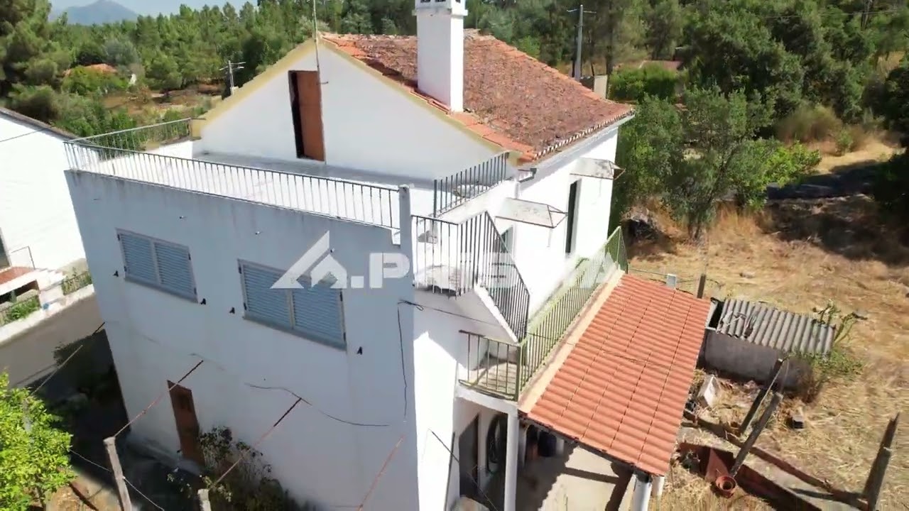 Moradia T4 com 2 Terrenos para Venda em Sarzedas, Castelo Branco