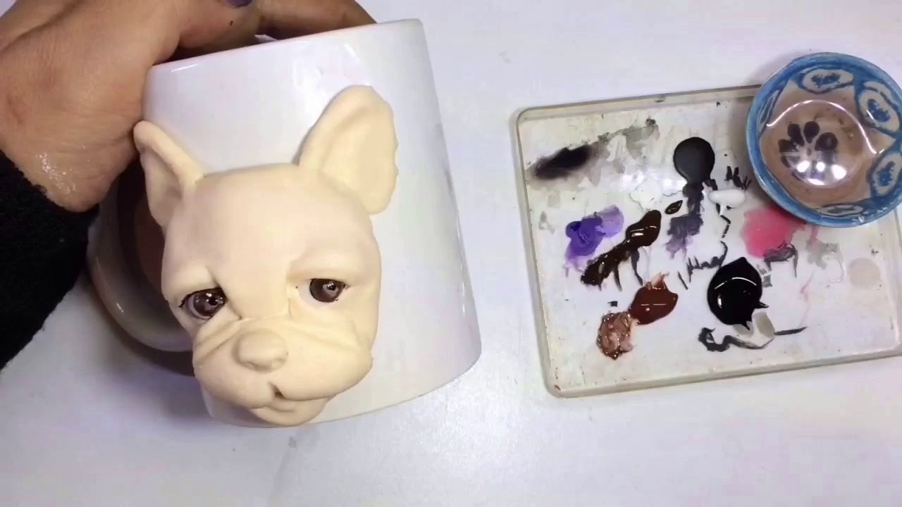 Cachorro en porcelana fría