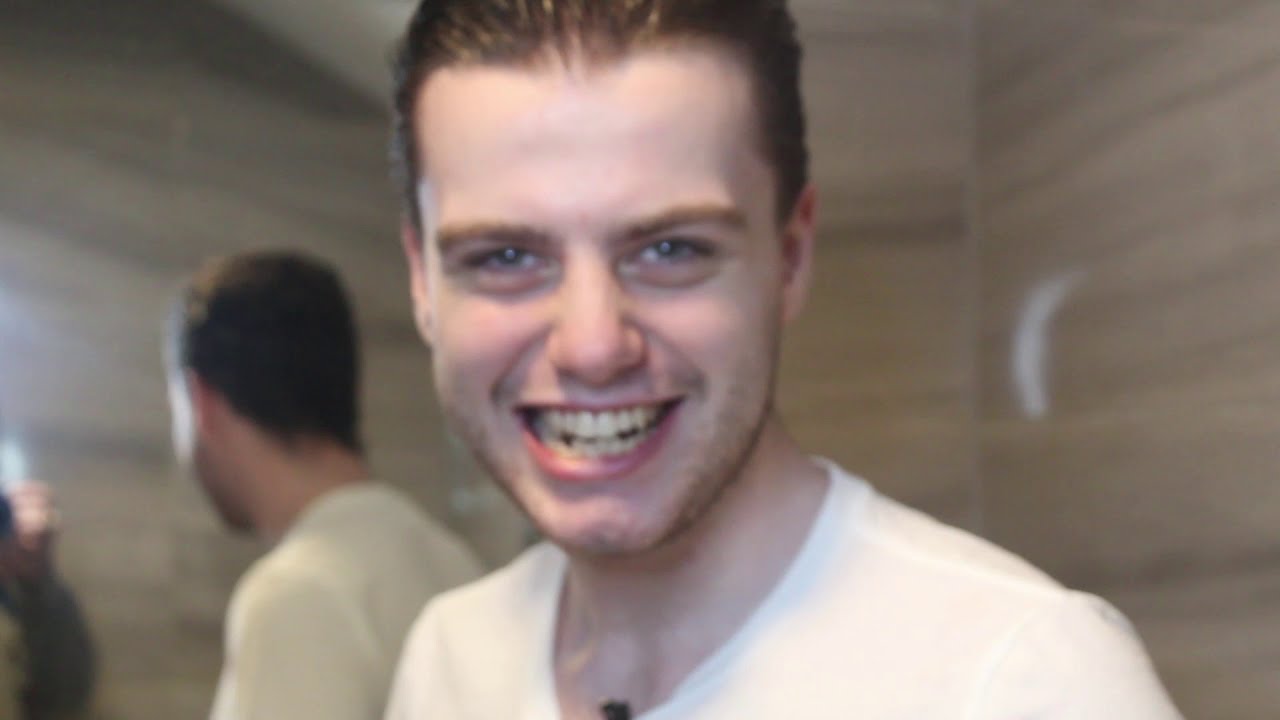 Razor King Asmr SNACKS!