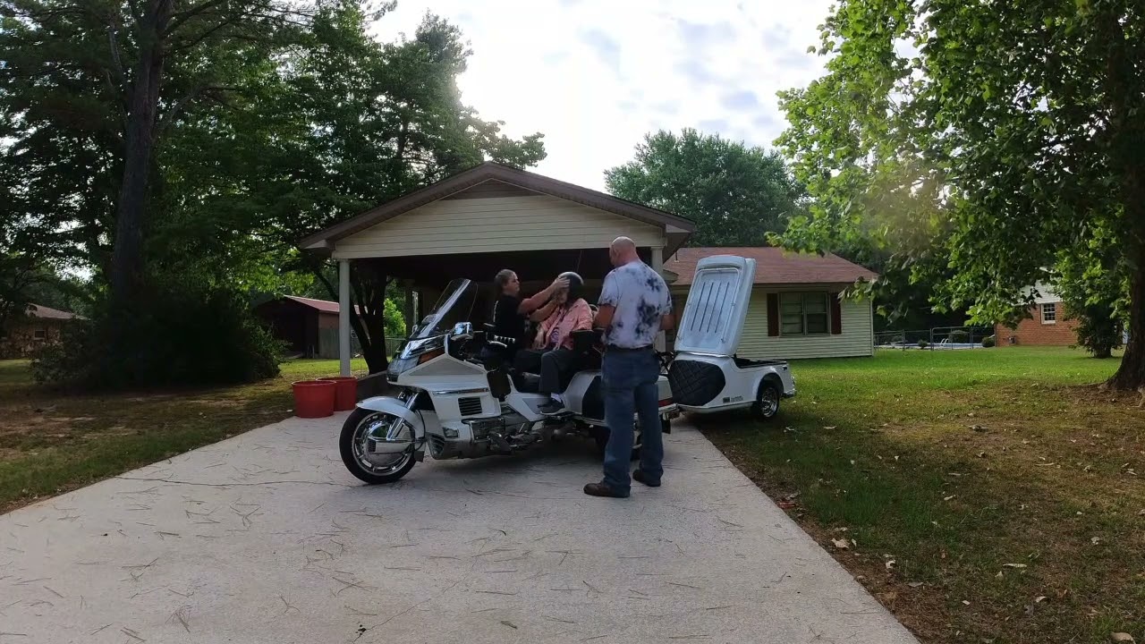 My 89 Year Old Granny rides a Honda Goldwing Trike to Cracker Barrel for breakfast.
