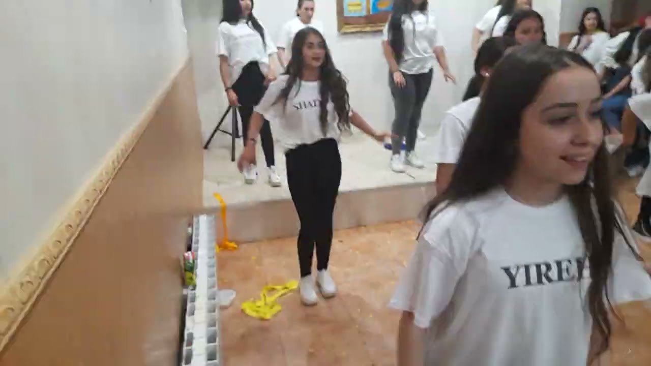Segunda parte culto de mujeres otxarkoaga Danza  mini coro