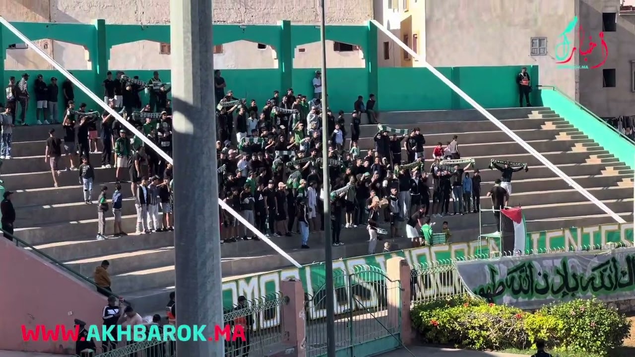 جماهير أولمبيك الدشيرة  تلهب مدرجات ملعب أحمد فانا