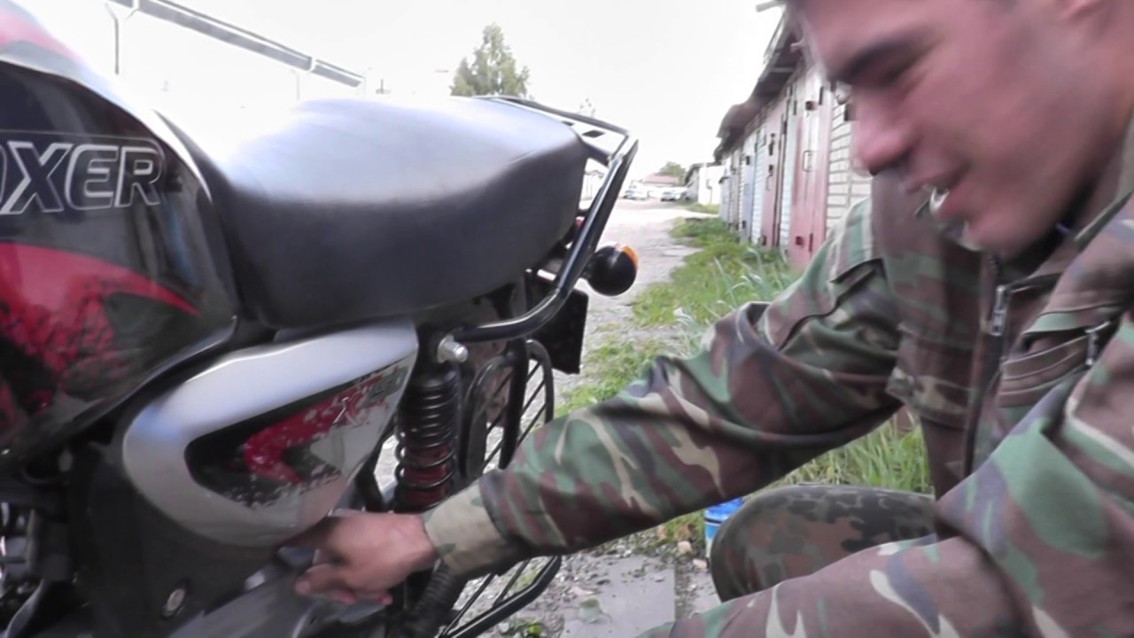 Натягиваем цепь Баджаж Боксер BM150X. Смазка и чистка цепи Badjaj Boxer
