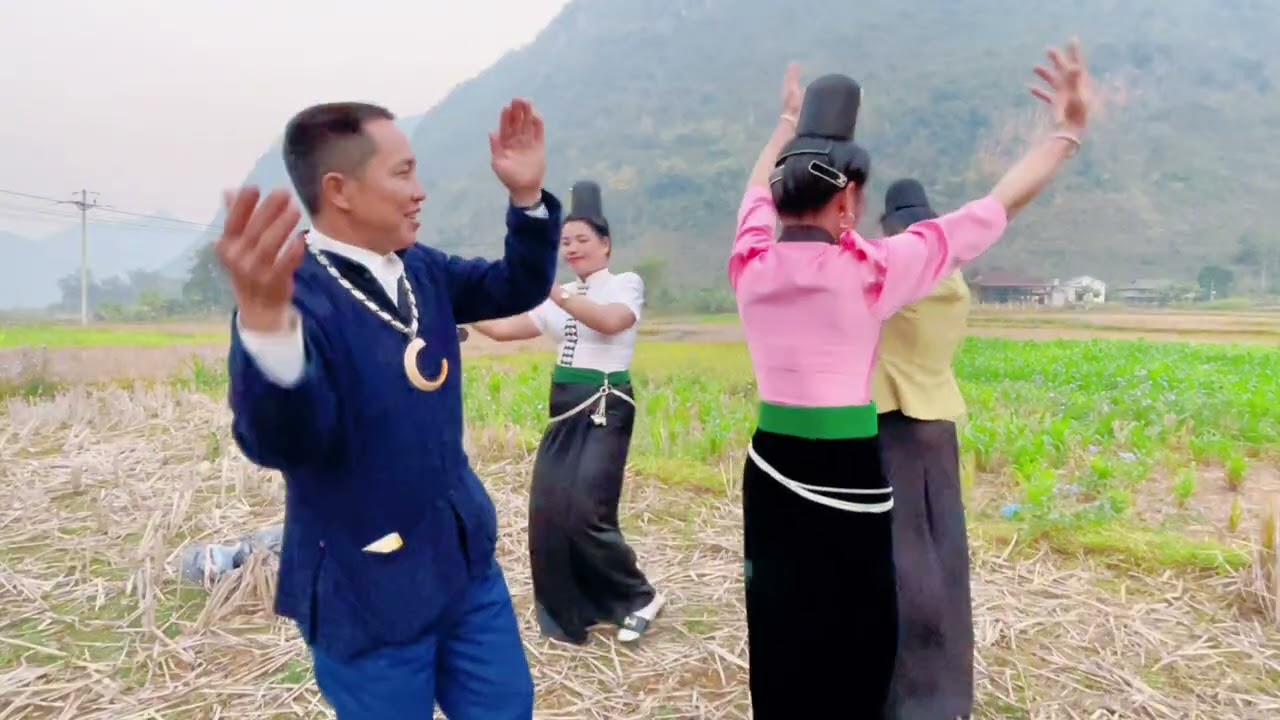 Đúng là vui như Tết chúc mọi người vui vẻ nhé #nhacculohien