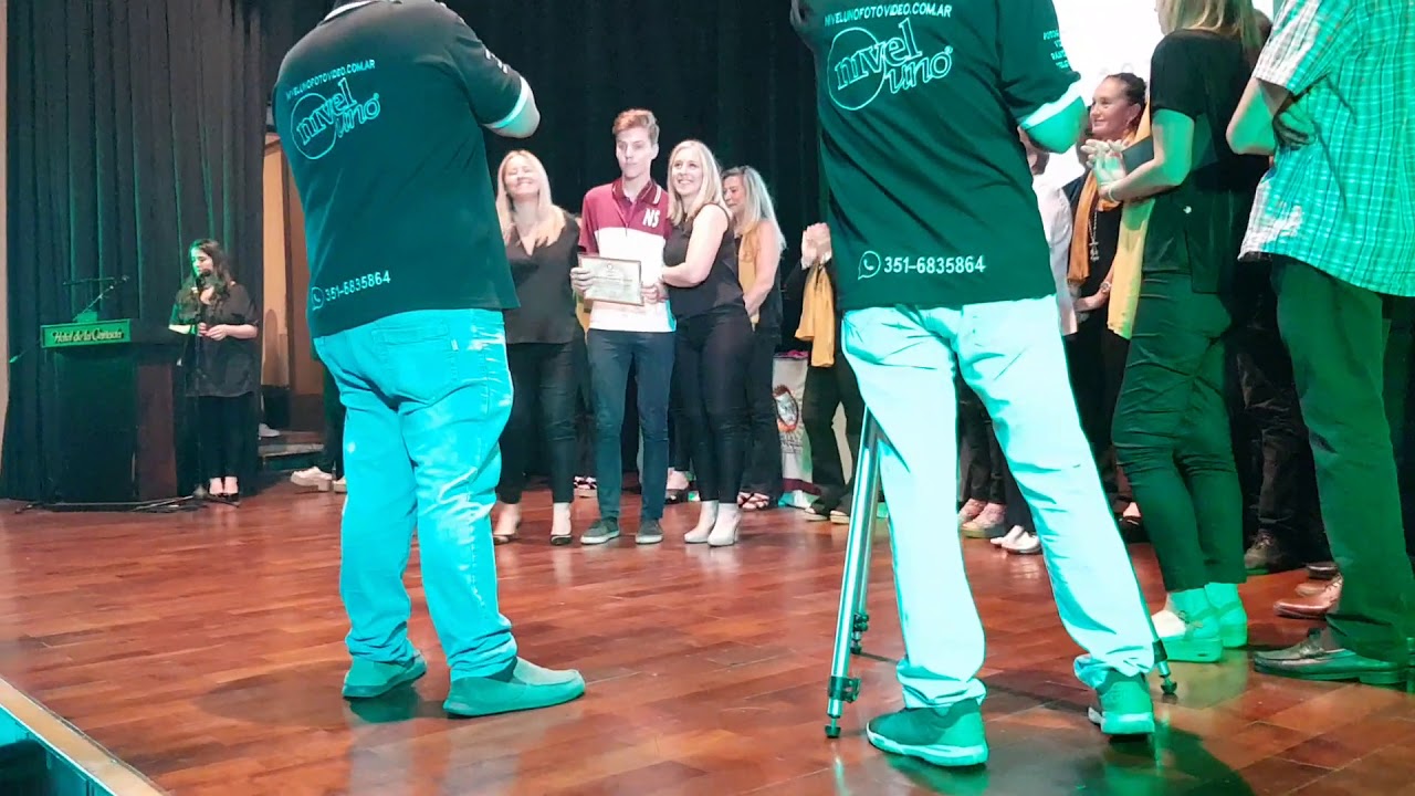 Entrega de diplomas y medallas para la promoción 2018