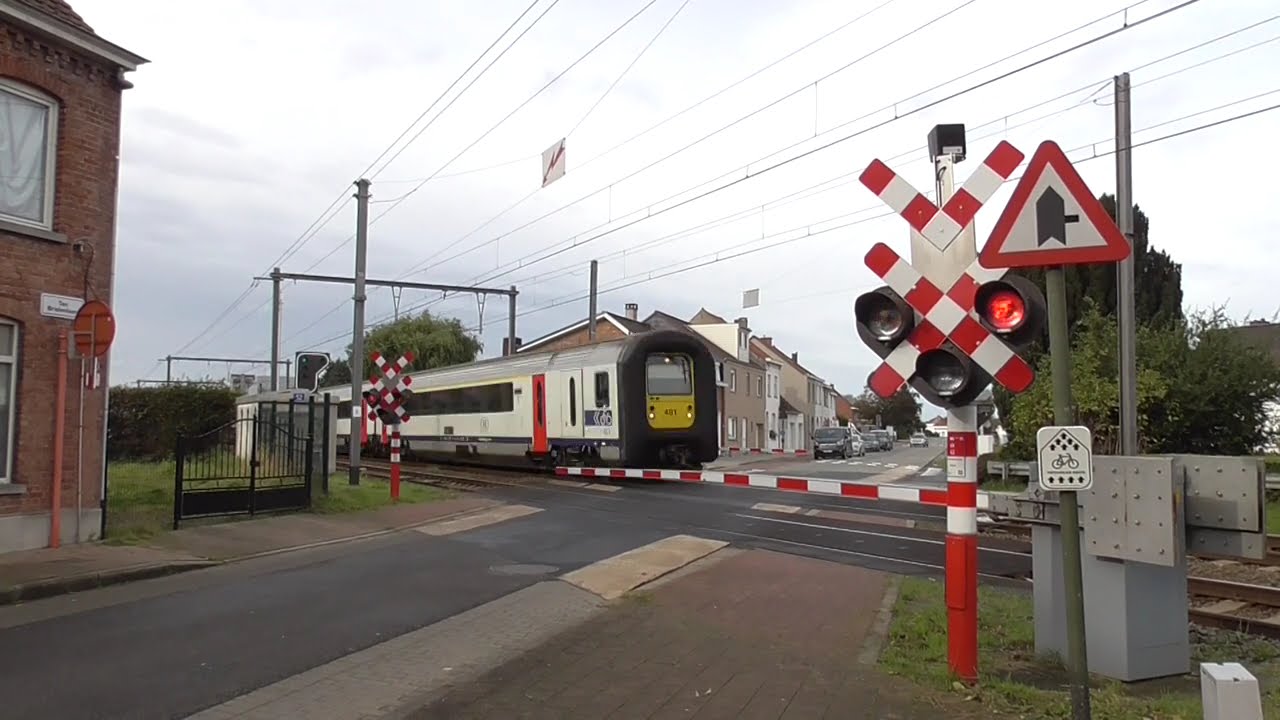 Spoorwegovergang Wervik/ Passage a Niveau Wervicq/ Railroad-/ Level Crossing/ Bahnübergang