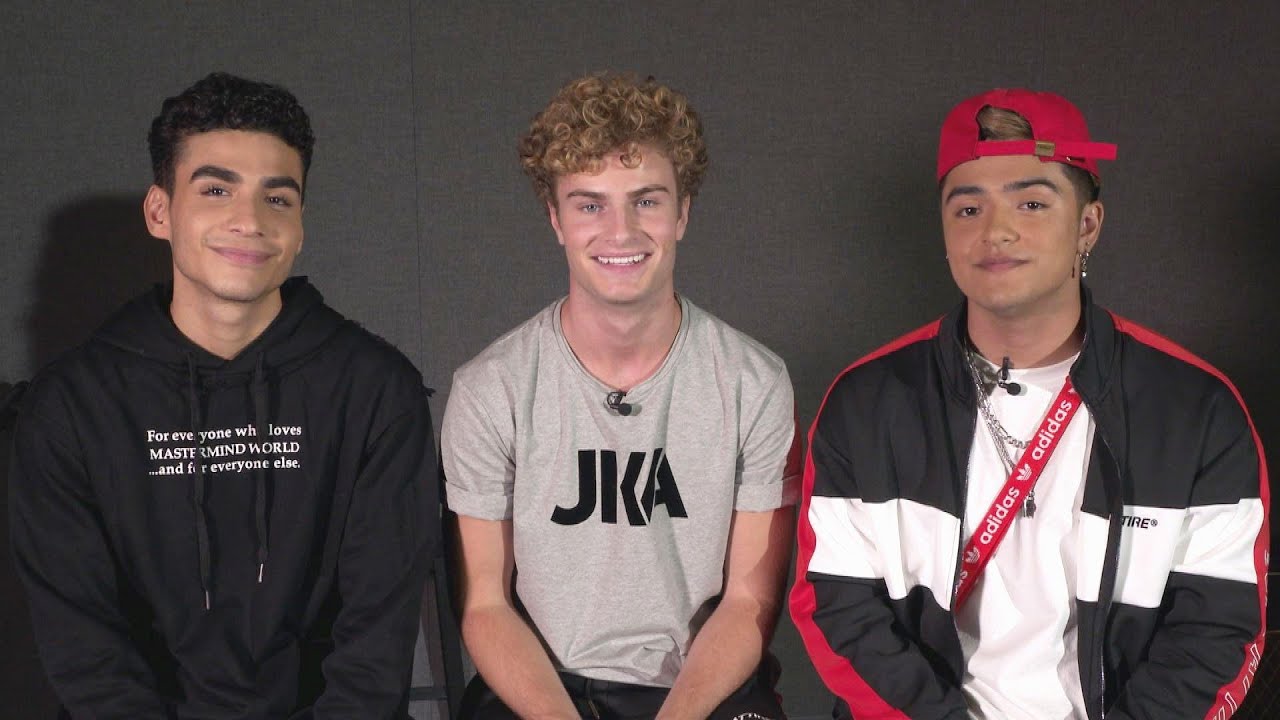 In Real Life Dish on Their THIRSTIEST Instagram Pictures (Exclusive)