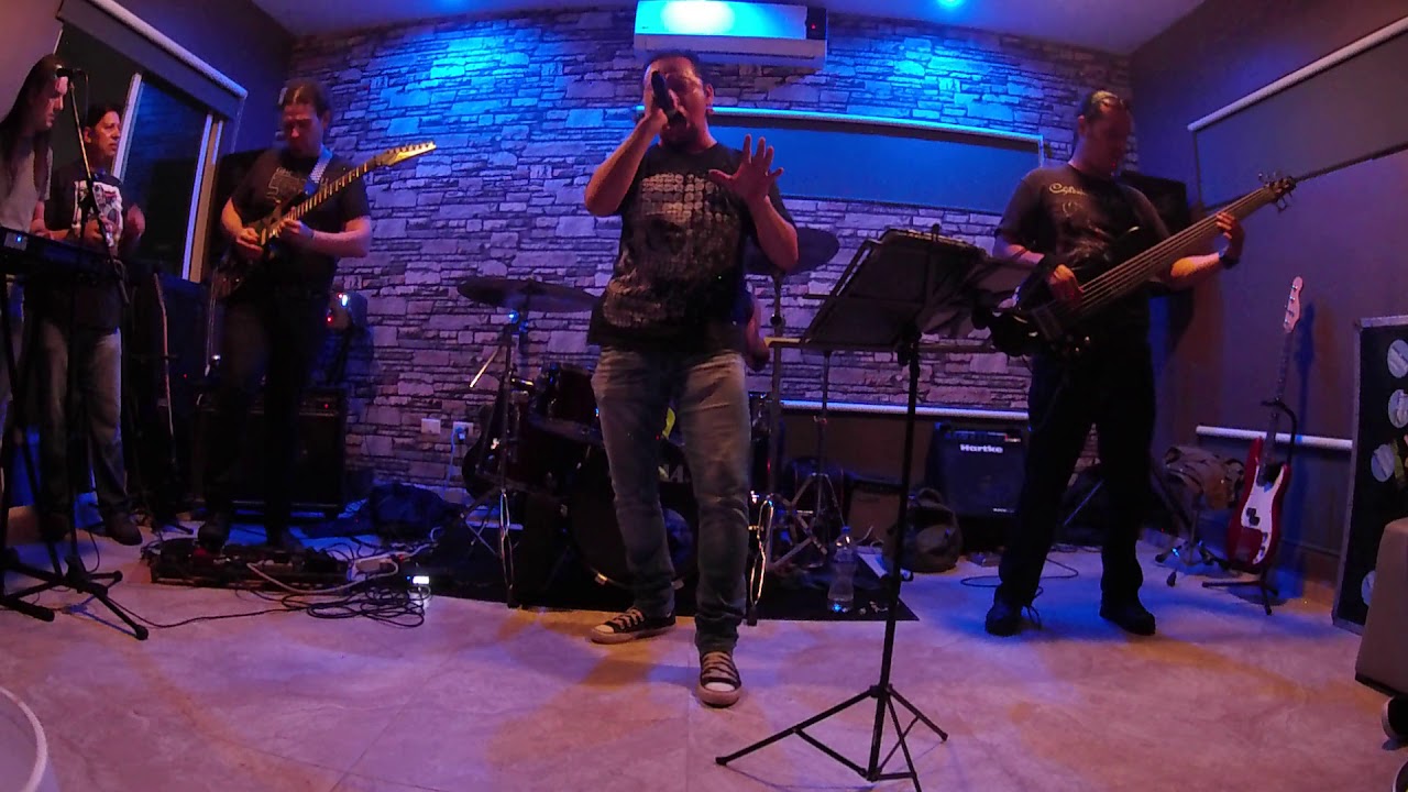 Surounded by PLASMA live at Studio71