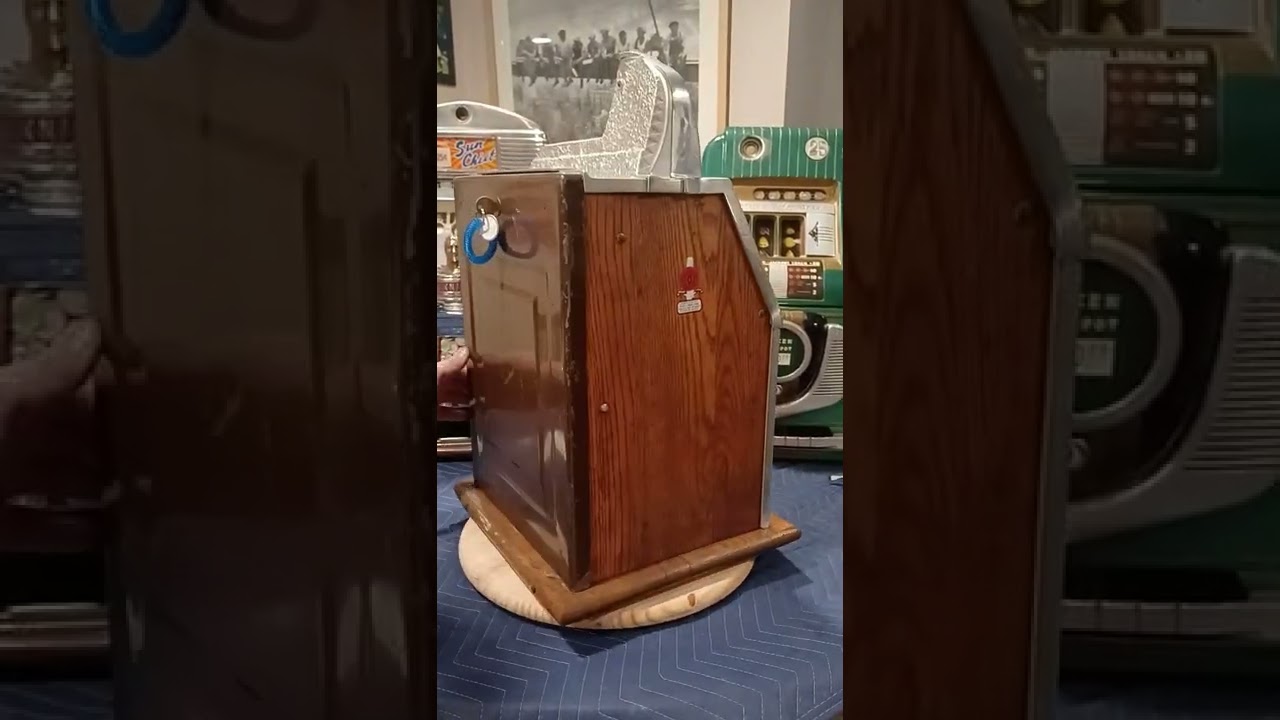 1935 Mills Castle front slot machine