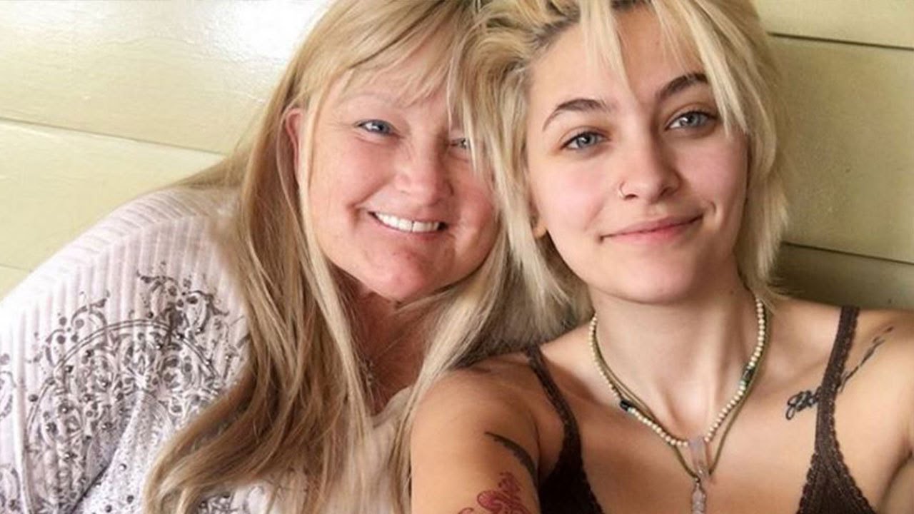 Paris Jackson All Smiles With Mom Debbie Rowe Following Chemotherapy Treatments