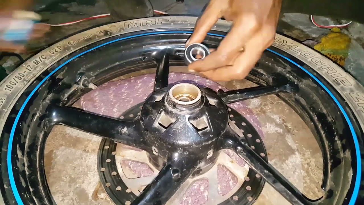 Yamaha FzS front wheel bearing Replacement. SKF 6202 2RS