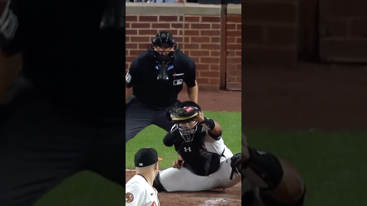 Samuel Basallo wins a huge strike 3 in the threatening spot in the 8th for this #ꓘoftheDay