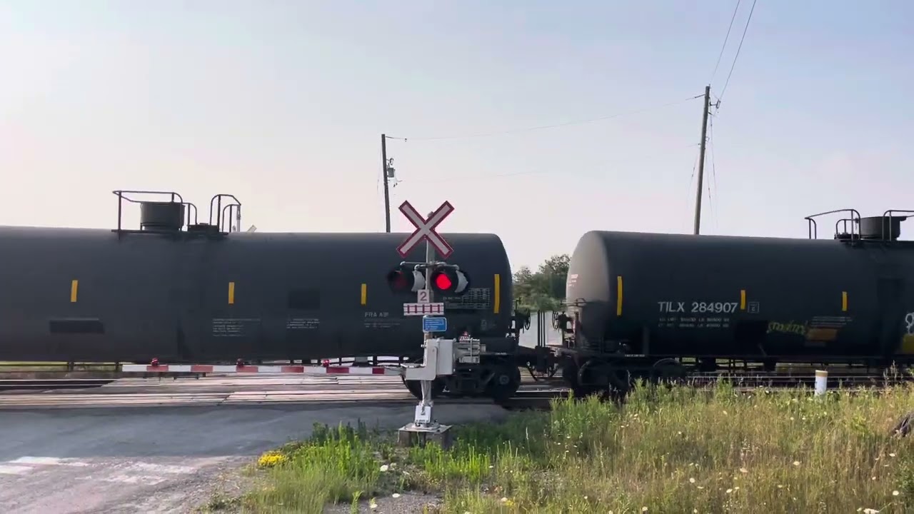 Westbound: CN 3371 & CN 3884 pulling mixed freight | CN Kingston Sub | Aug. 4, 2025