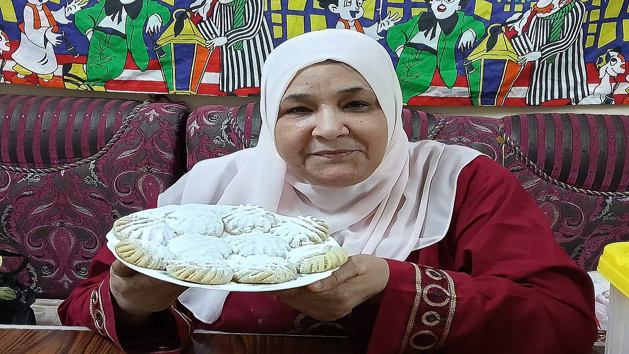 احلي طريقه عمل الگحك البيتي وكل سنه وانتم طيبين وعيد سعيد🥰#طبخ_ويوميات_الحاجه_هدى👩‍🍳