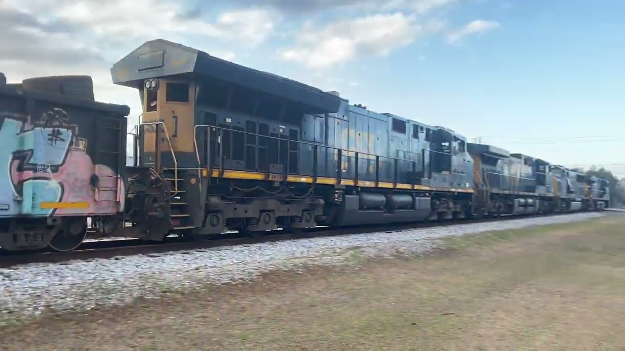 CSX SB manifest w/ 4 engines 
