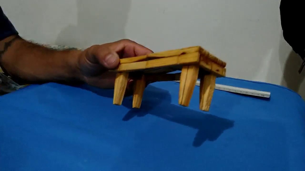 DIY Como Fazer Mesinha-Artesanato com Prendedores de Roupas