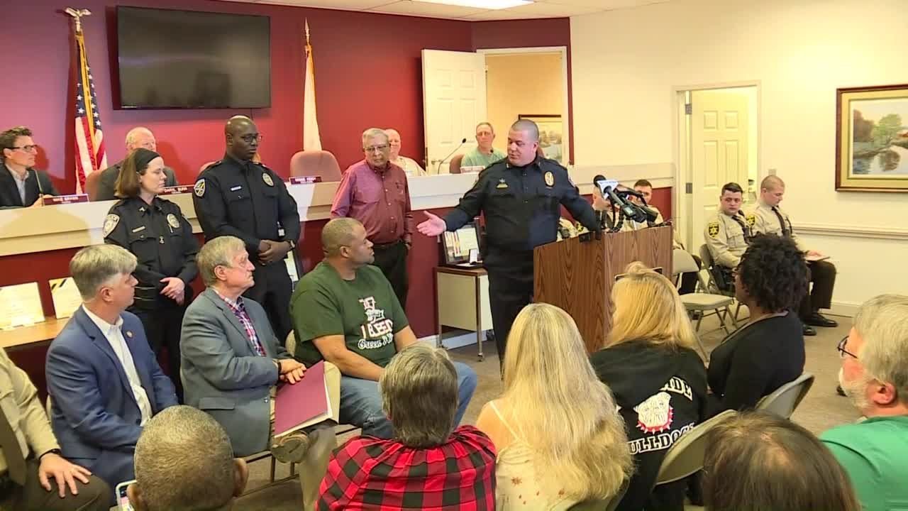 Brookside PD officers, Jefferson County deputies honored for rescuing woman