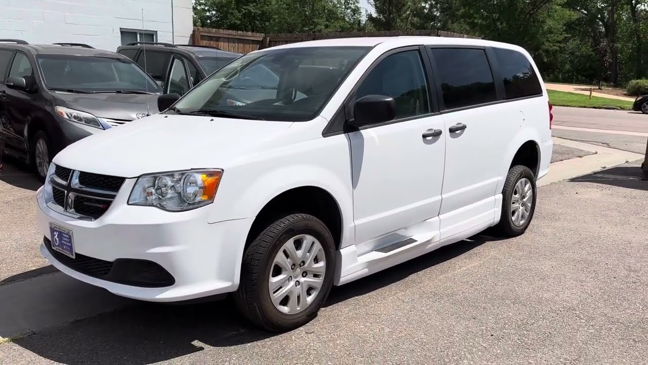 2019 Dodge Grand Caravan SE Braunability Rampvan XT Manual Fold Out Side Entry | Mobility of Denver