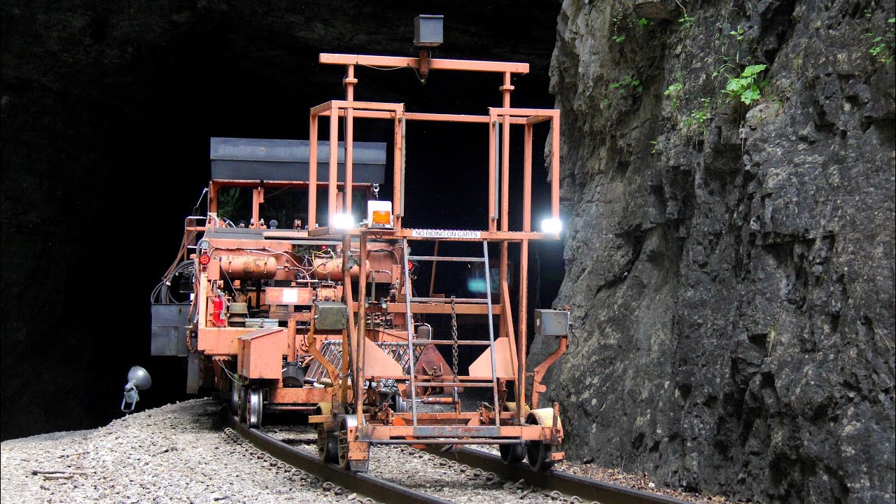 Railfanning at Natural Tunnel State Park: Norfolk Southern coal Train and MOW Track Crew!