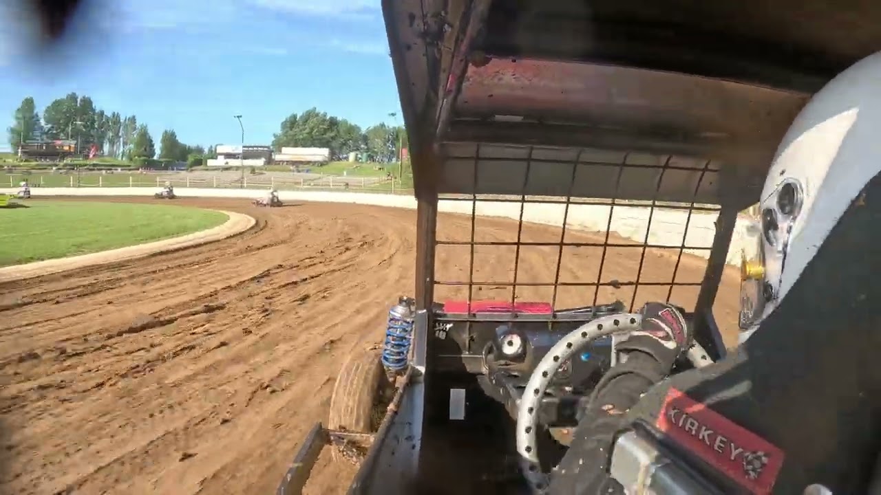Huntly speedway,  10/1/25, grid 13 to 2nd on horrible wet track