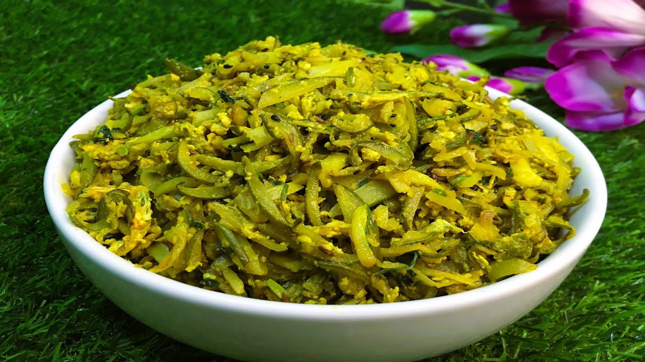নতুন স্বাদে মজাদার ডিম দিয়ে লাউয়ের খোসা ভাজি ভাত,রুটি,পরোটা সবকিছুর সাথেই খেতে দারুন লাগবে