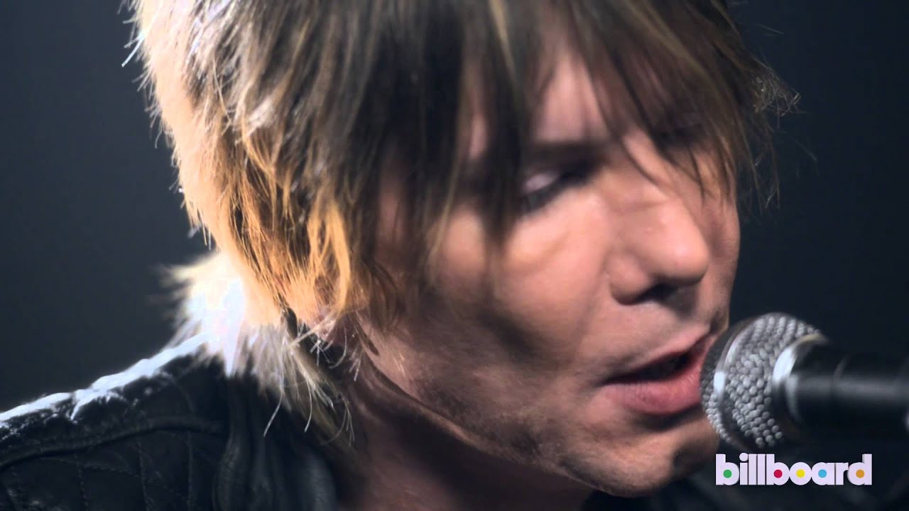 The Goo Goo Dolls' John Rzeznik Performs 