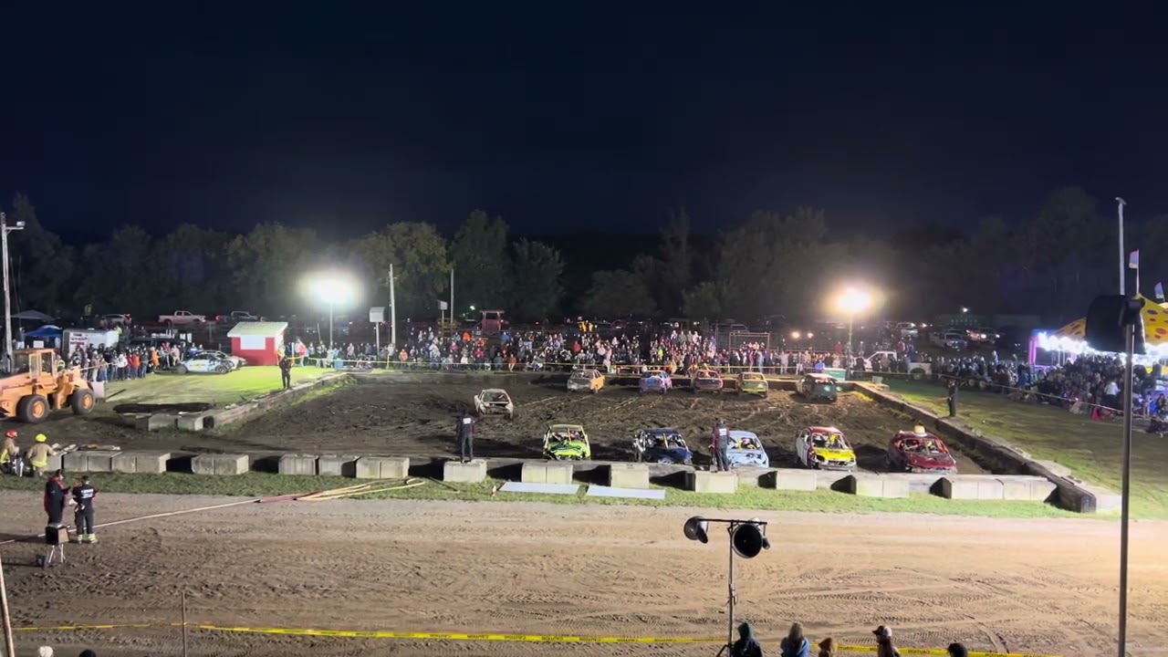 Renfrew fair demolition derby heat 3 of 4 cylinder class 2024
