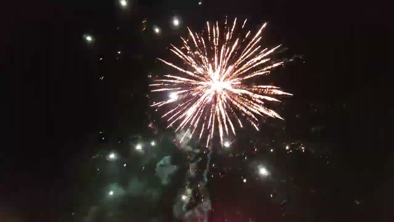 URBAN 100 SH COMPOUND FIREWORKS SPECIALS VUURWERK