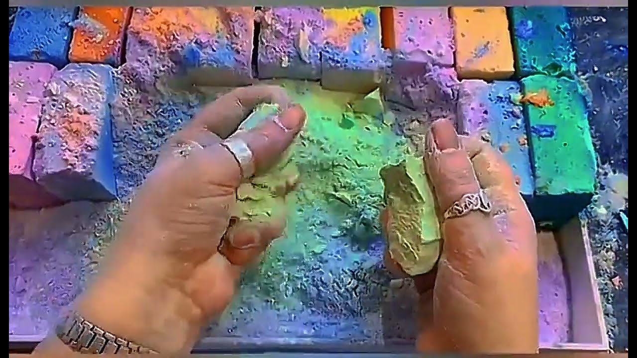Powdery reformed gymchalk  @powdercrumblesasmr3604 Oddly satisfying