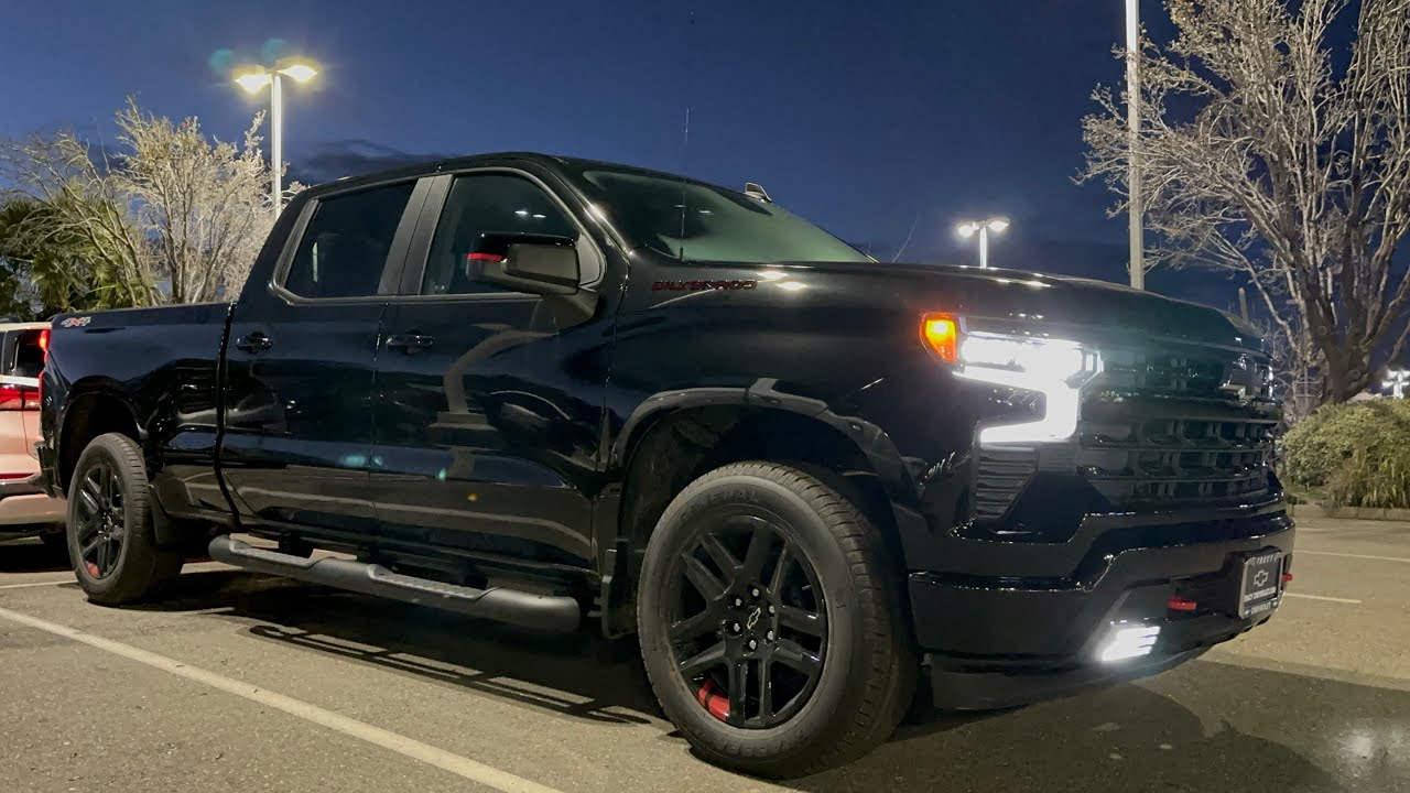 🚨 REDLINE 2024 Silverado 1500 RST 4x4 #chevrolet