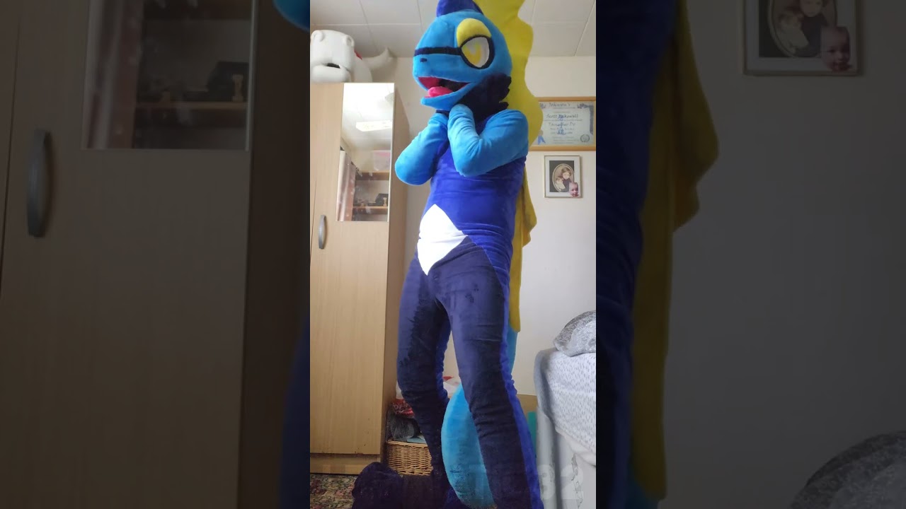 Trapped In Inteleon fursuit (Audio Commentary)