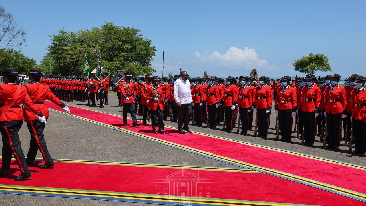 SEE HOW PRESIDENT UHURU WAS OFFICIALLY RECEIVED BY SAMIA SULUHU AT STATE HOUSE, DAR ES SALAAM!!