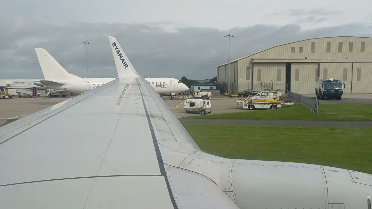 Ryanair Boeing 737-800 Departure Newquay Airport